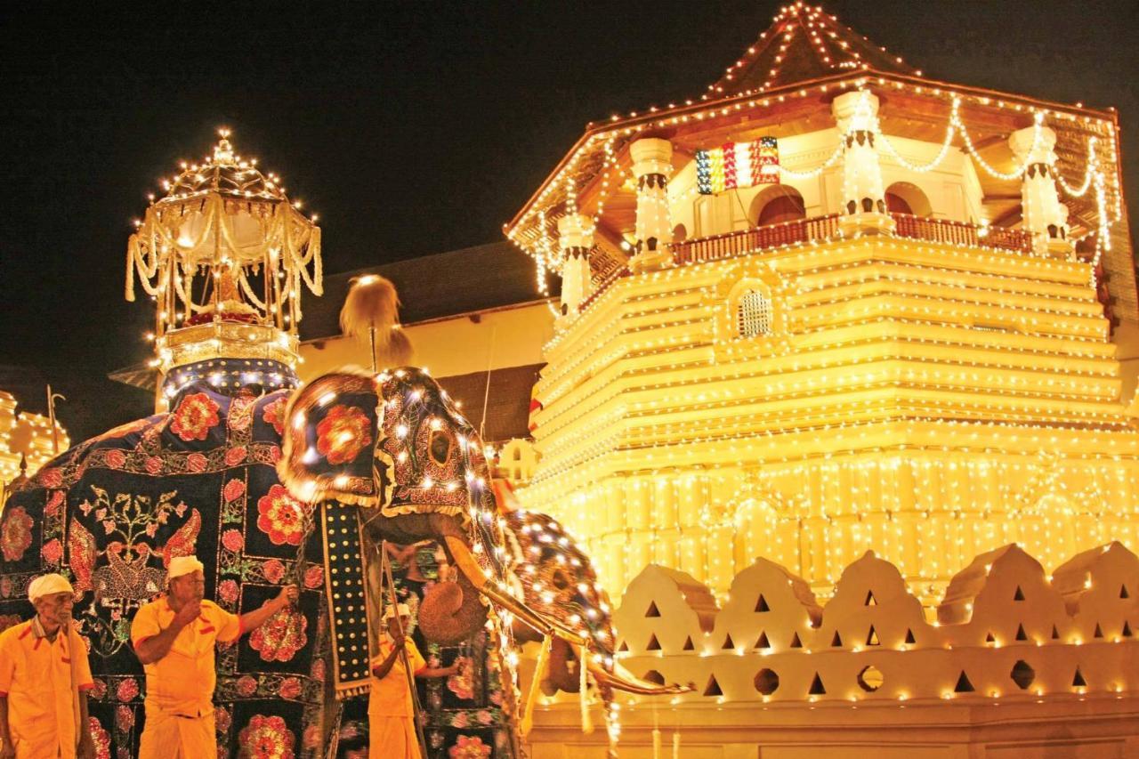 Seven Luck Palace Kandy Exterior foto